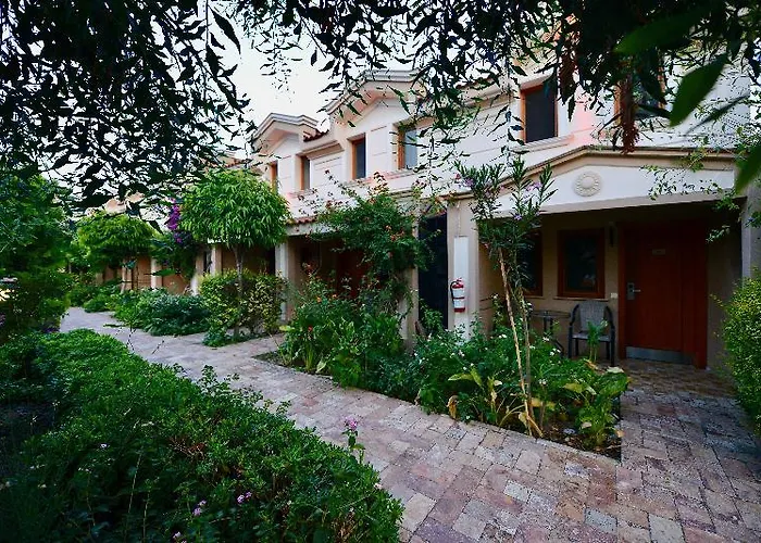 Otel & (adults Only)